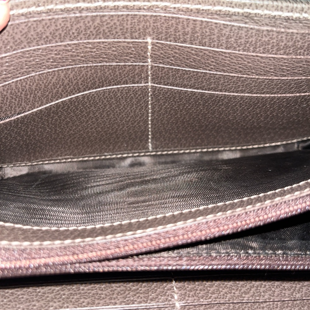 Gucci Beige and Brown Crossbody with Gold Chain. Excellent condition. - Picture 6 of 9